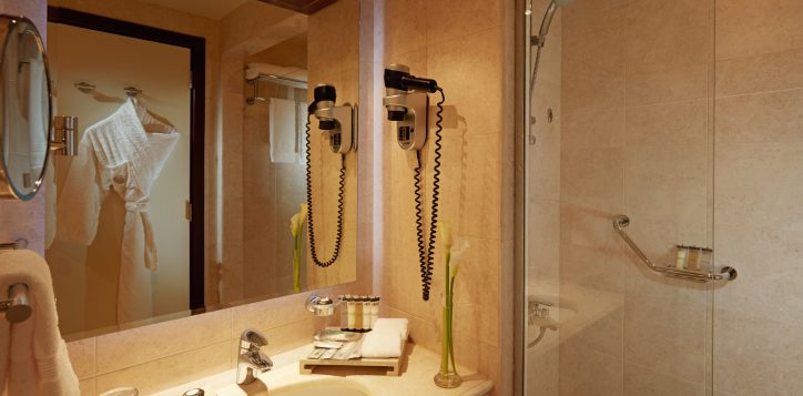 bathroom_b_00-2-2-2